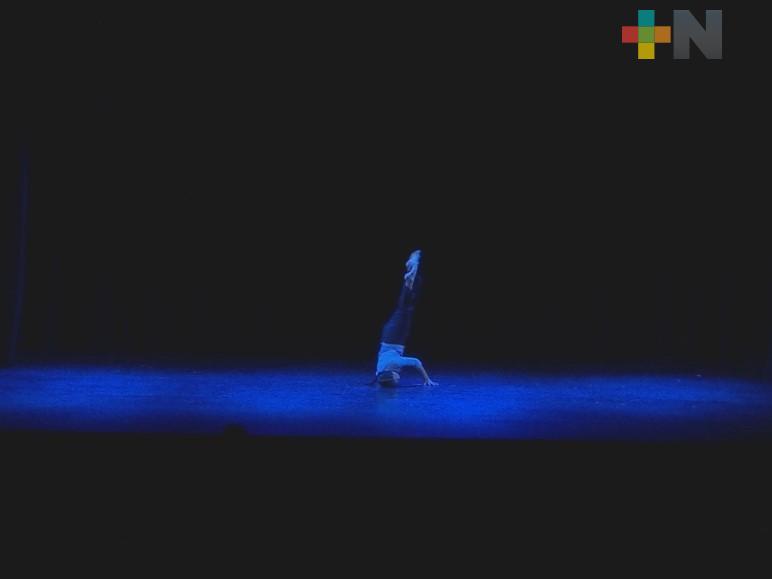 Mujeres universitarias ofrecen función del espectáculo “Ellas en la cultura 2020”