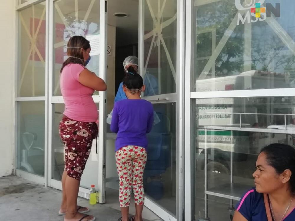 En Coatzacoalcos, IMSS instala área para atender a pacientes que presenten síntomas de Covid-19