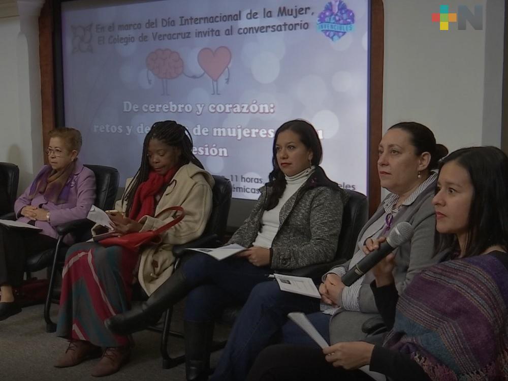 En el marco del Día Internacional de la Mujer, Colver realizó conversatorio