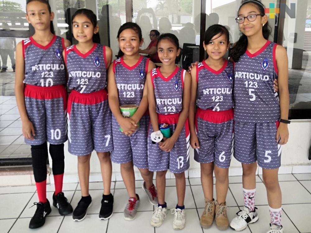 Estudiantes de primaria representarán a Coatzacoalcos a nivel estatal en basquetbol