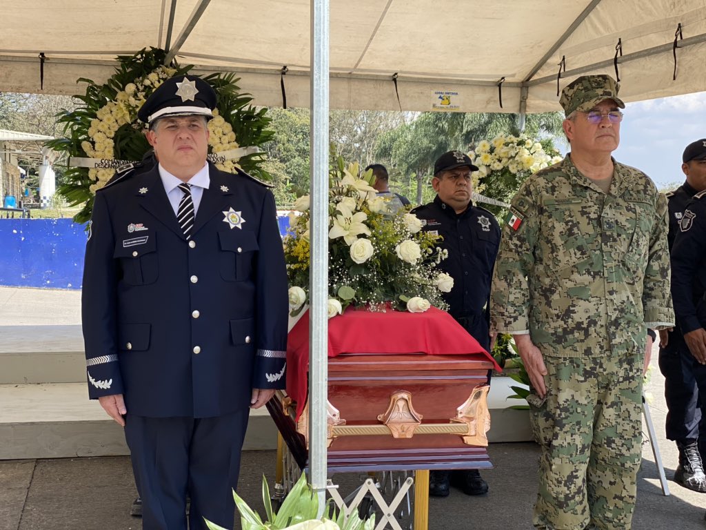 Rinde SSP homenaje póstumo a elemento fallecido durante desplome de helicóptero