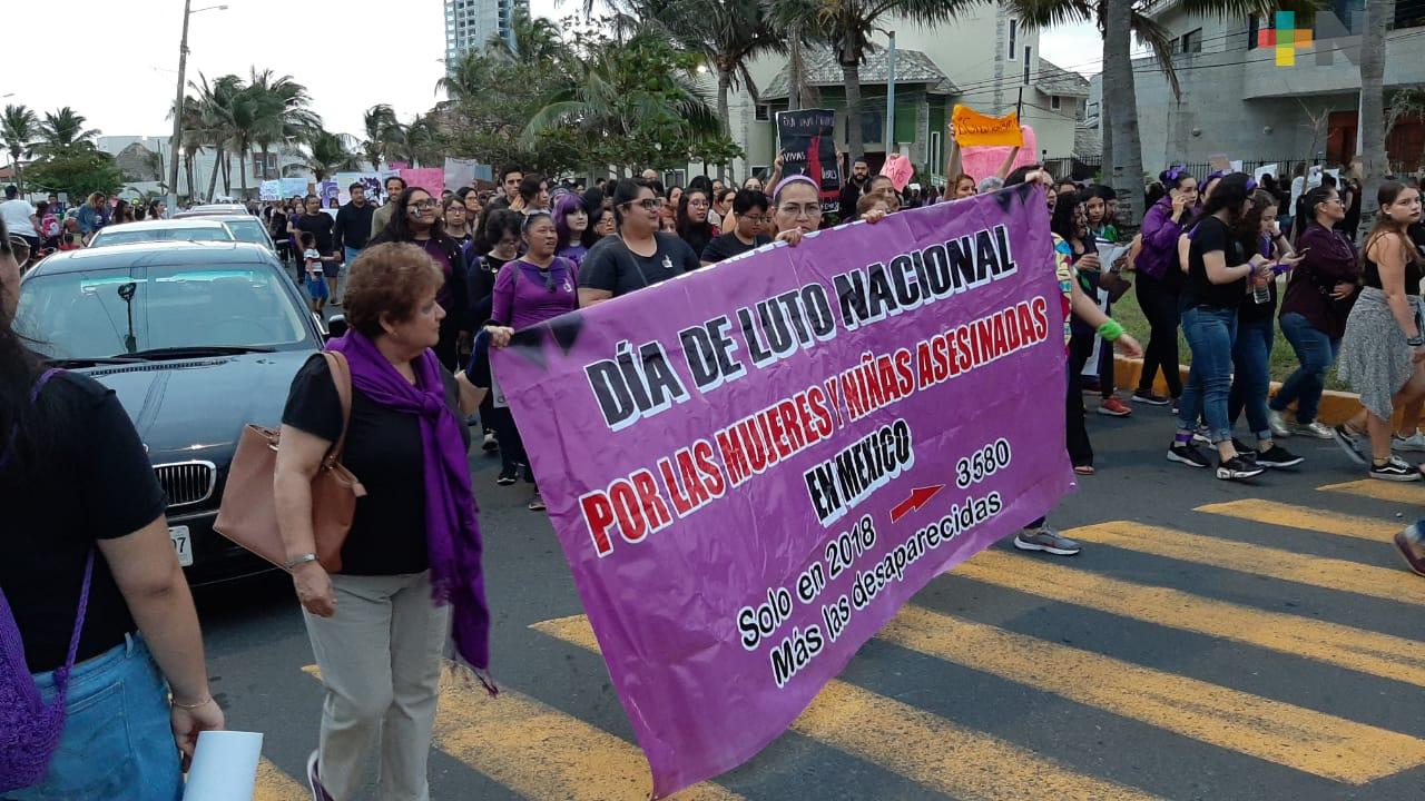 Mujeres también marcharon en Boca del Río