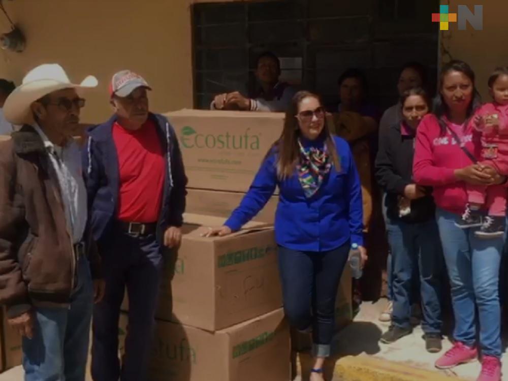 Más de mil apoyos entregó gobierno del estado al municipio de Huayacocotla