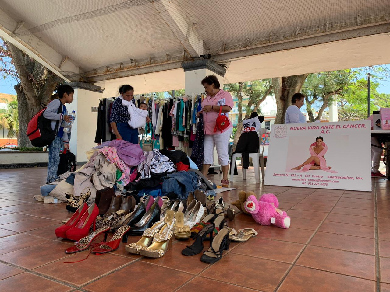 Realizan bazar para ayudar a organismo que lucha contra el cáncer