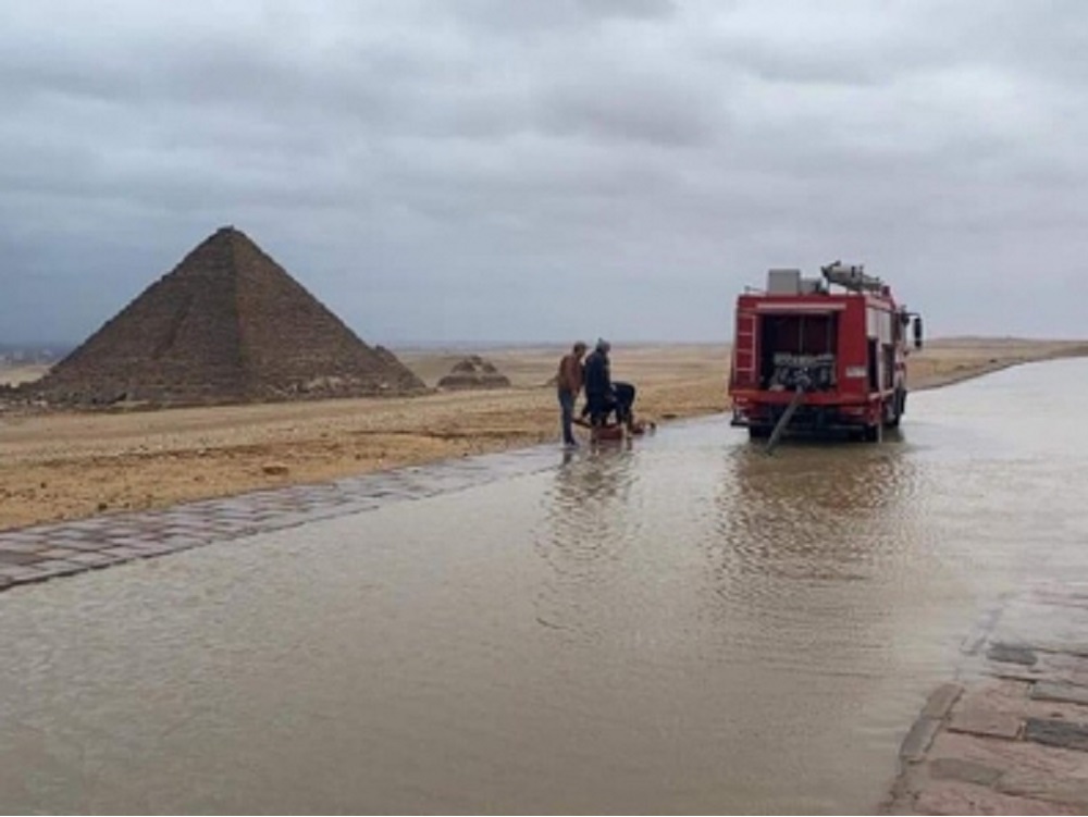 Suman 20 fallecidos por tormentas e inundaciones en Egipto