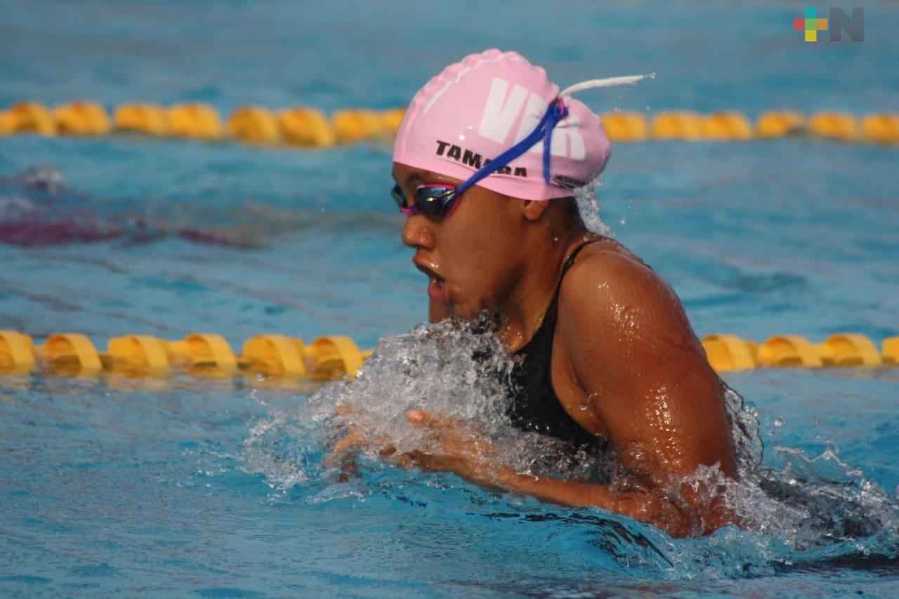 Suma natación veracruzana primera presea dorada en Grand Prix Junior Monterrey 2020