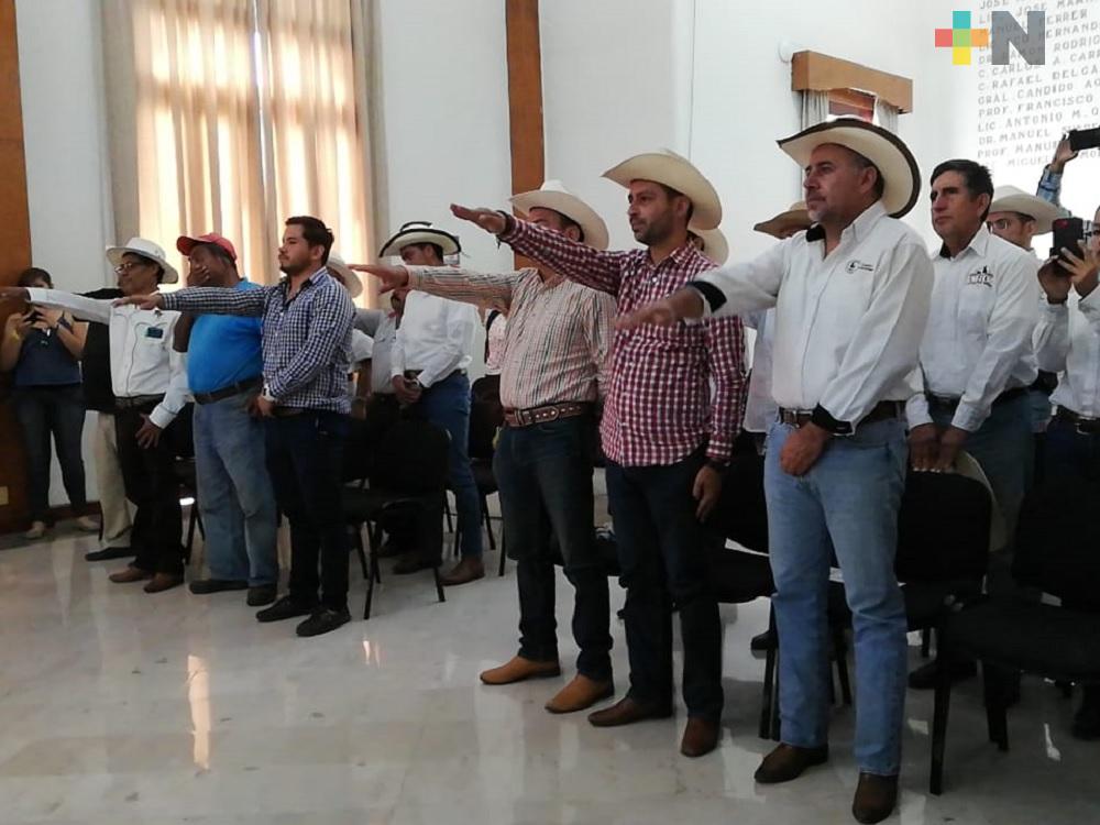 Toman protesta 30 delegados y subdelegados de la Asociación de Jinetes del Estado de Veracruz