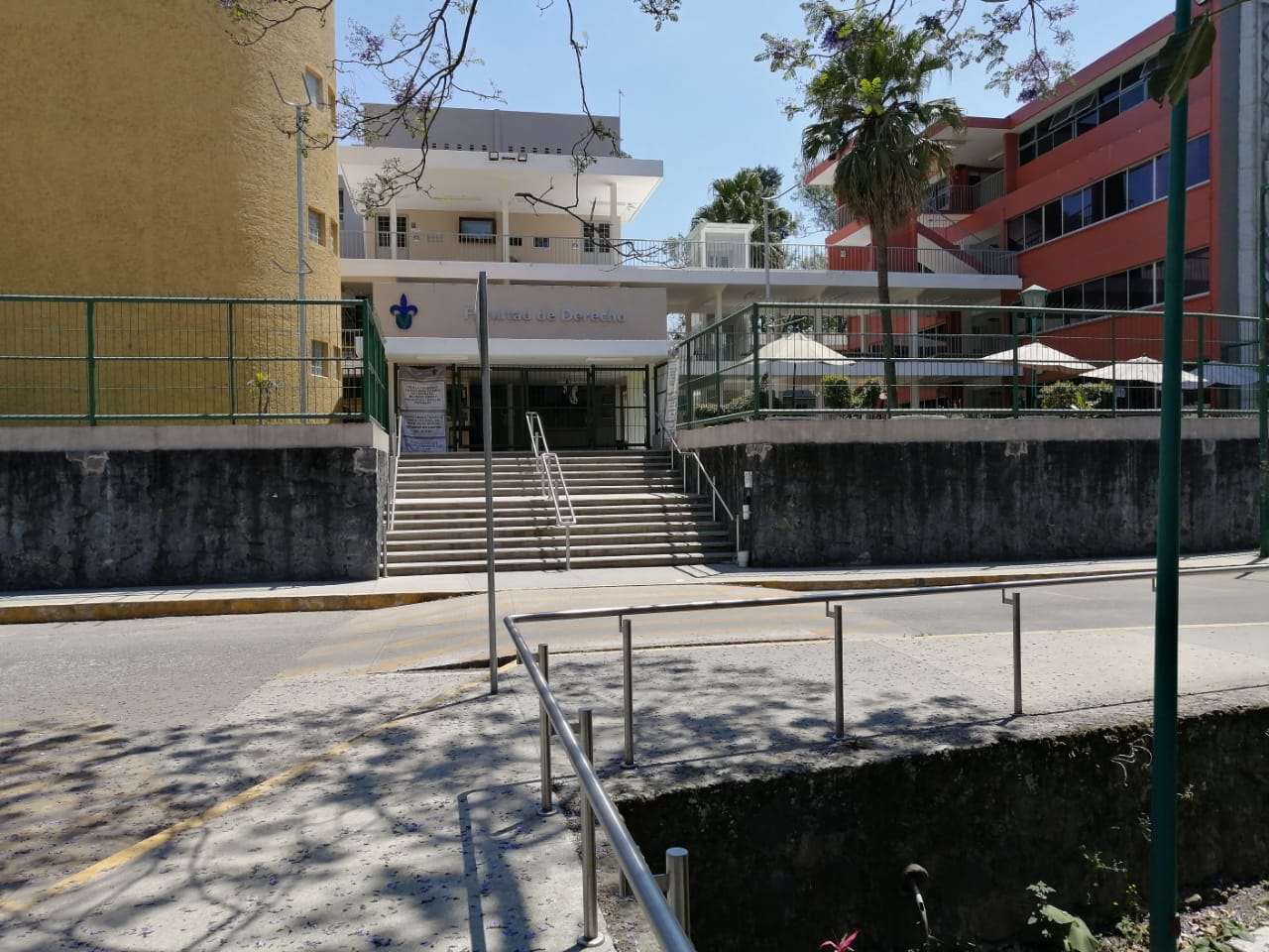 Vacía luce la zona UV en el inicio de la Jornada Nacional de Sana Distancia