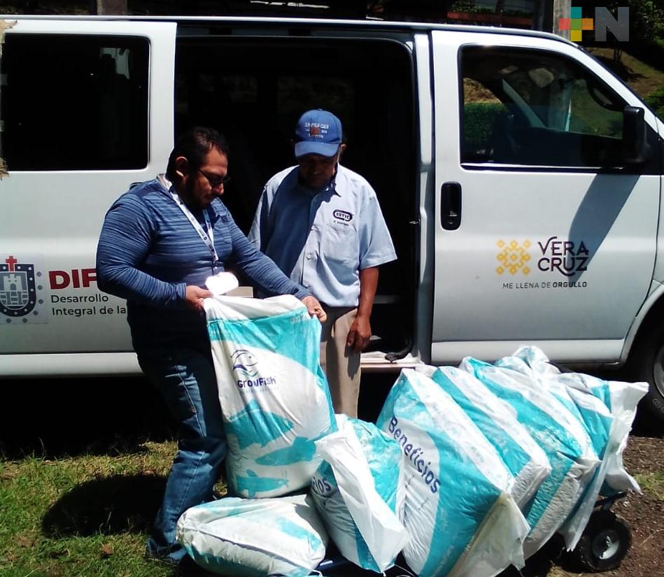 Reciben productores de la zona centro 15 toneladas de alimento para trucha