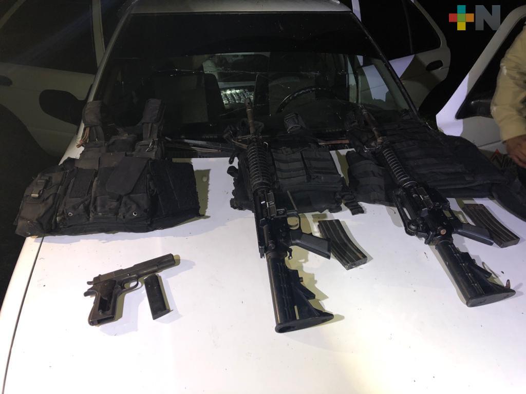 3 detenidos por delitos contra la salud y portación de arma de fuego, en Playa Vicente