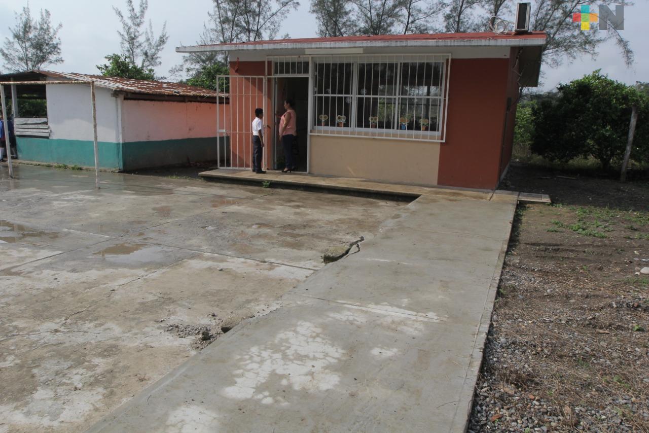 Gobierno de Veracruz dignifica la educación con entrega de aulas nuevas