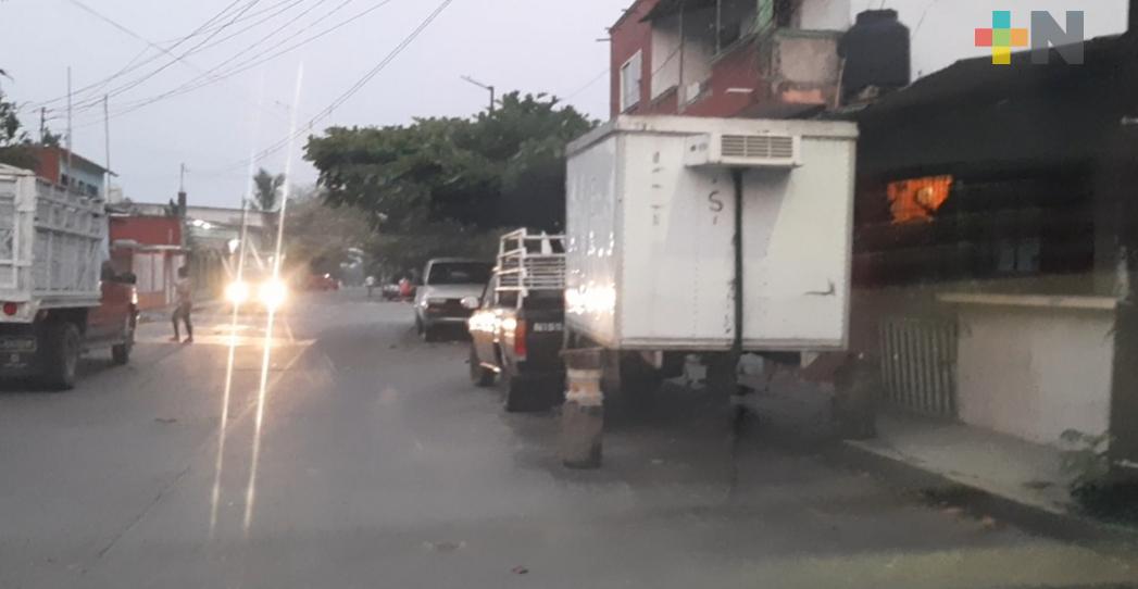 Por suspensión de operativo, siguen autos «maceta» en Martínez de la Torre