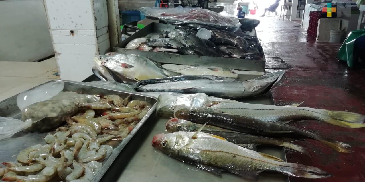 Con la Cuaresma, comerciantes de pescados y mariscos en Coatzacoalcos, esperan buenas ventas