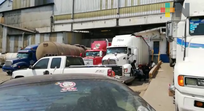 Cañeros toman bodegas de azúcar en 11 ingenios de la zona centro de Veracruz