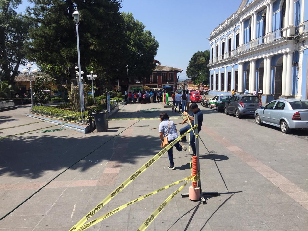 Desinfectarán 400 vehículos particulares en el municipio de Coatepec
