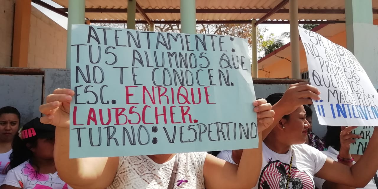 Denuncian falta de maestro para escuela primaria de Coatzacoalcos