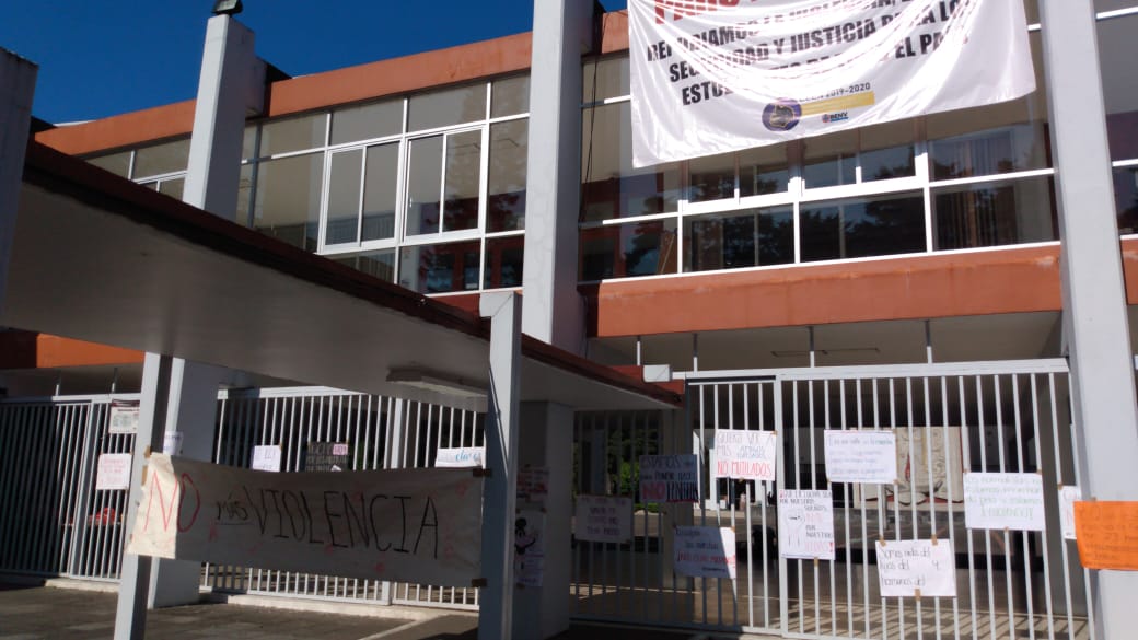 Continúa paro estudiantil en la Normal Veracruzana