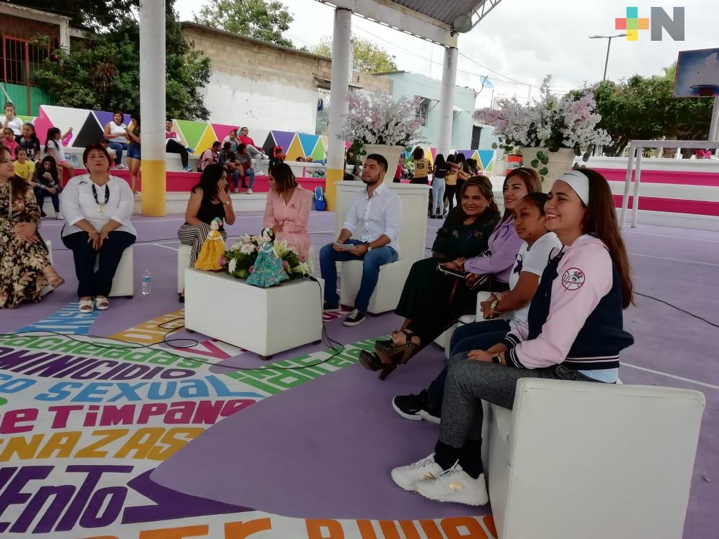 Realizan Foro de la Mujer en Acayucan