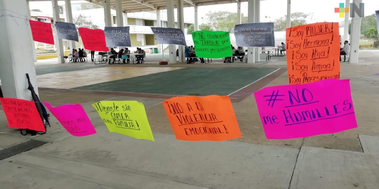 Personal del Itesco protestó pacíficamente desde su centro laboral