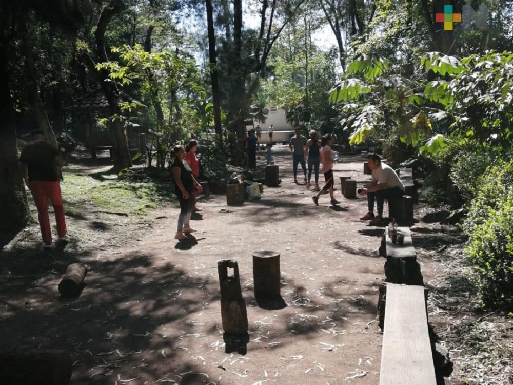 Parques de Xalapa mantienen sus horarios habituales pero con poca asistencia
