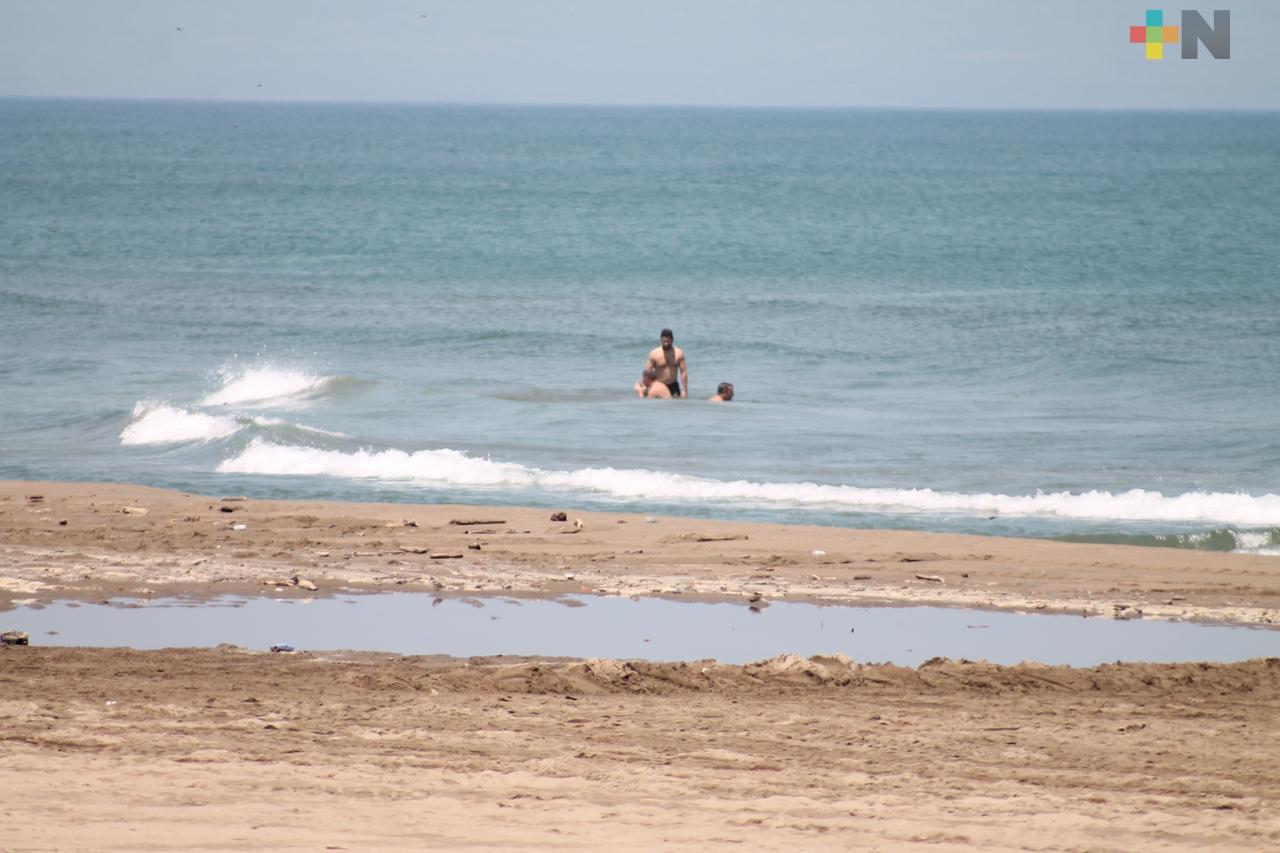 Reducido el número de personas en playas de Coatzacoalcos