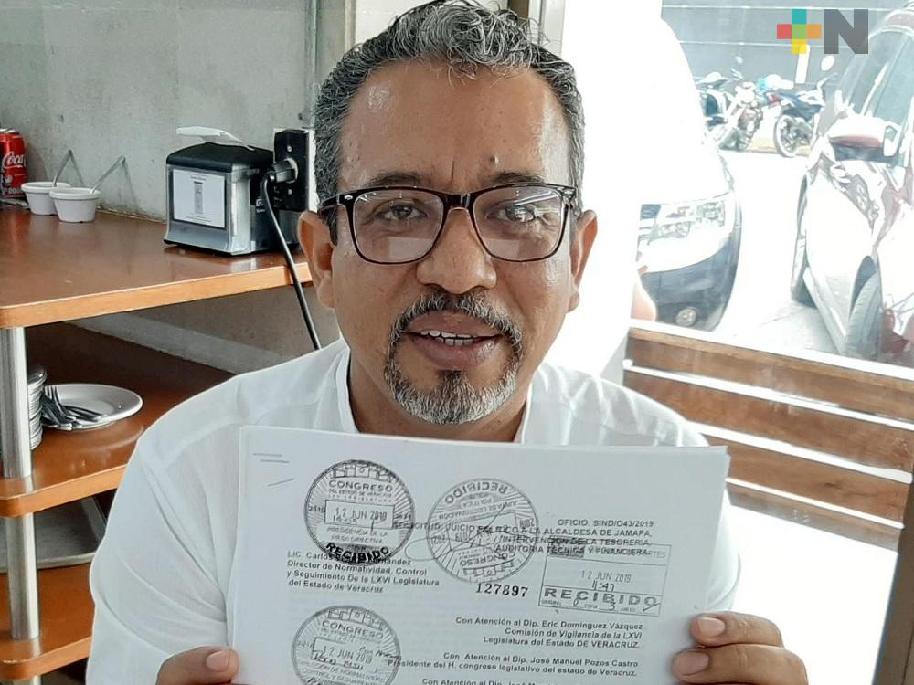 Tras detención de funcionarios municipales de Jamapa, está prófugo esposo de alcaldesa