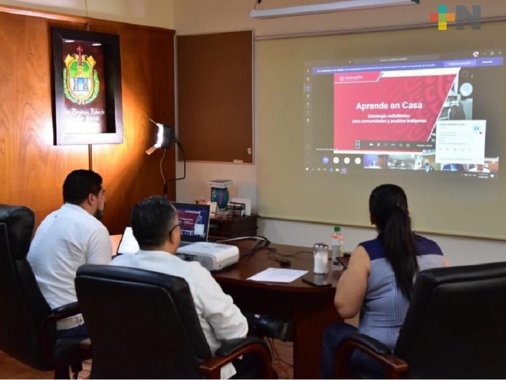 A través de la televisión y en línea reinician actividades escolares en Veracruz