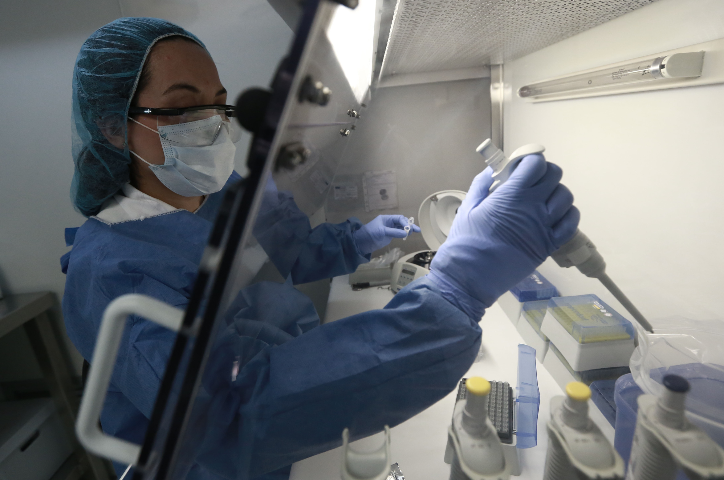 Destaca AMLO equipo de especialistas que enfrenta Covid-19 en México