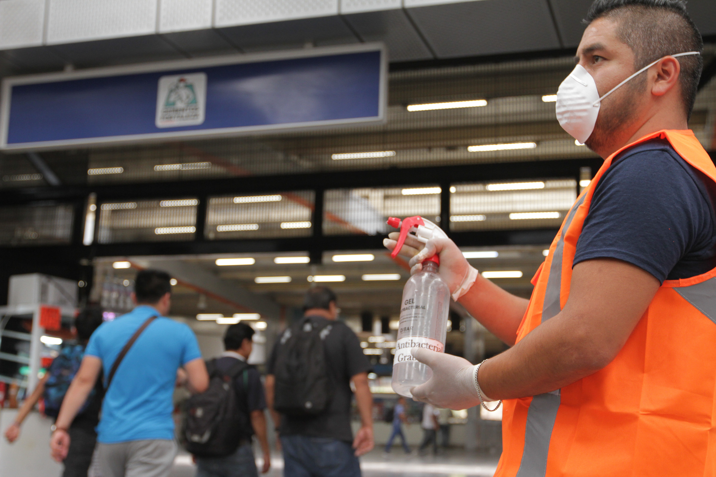 Desde el viernes, cubrebocas será obligatorio en el Metro