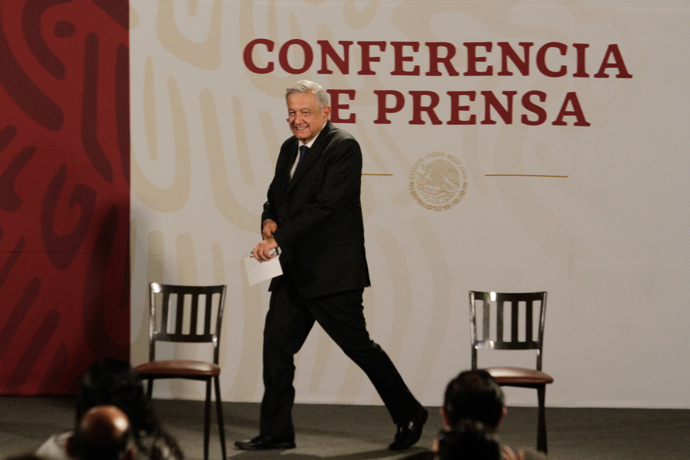 Empresas usan el outsourcing para despedir en emergencia sanitaria: AMLO