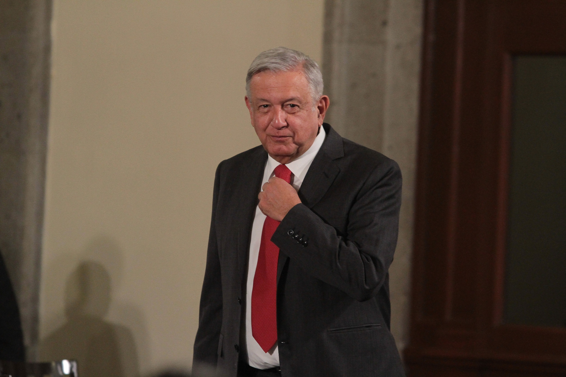 Pese a caída del petróleo, tenemos recursos para salir adelante: AMLO