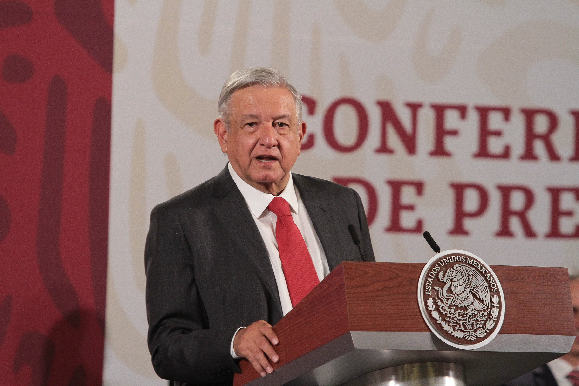 Ningún trabajador del Estado será despedido: AMLO