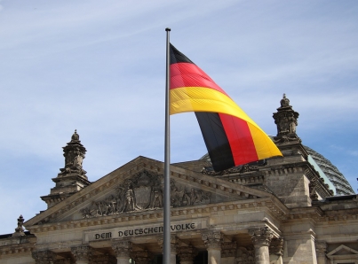 Alemania inicia proceso de reapertura tras controlar casos de COVID-19