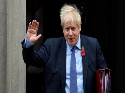 Boris Johnson aparece en público tras superar el COVID-19