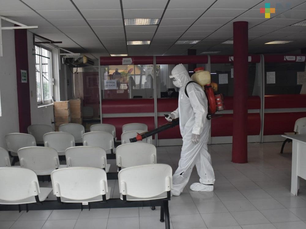 Continúan con sanitización en áreas públicas de Agua Dulce