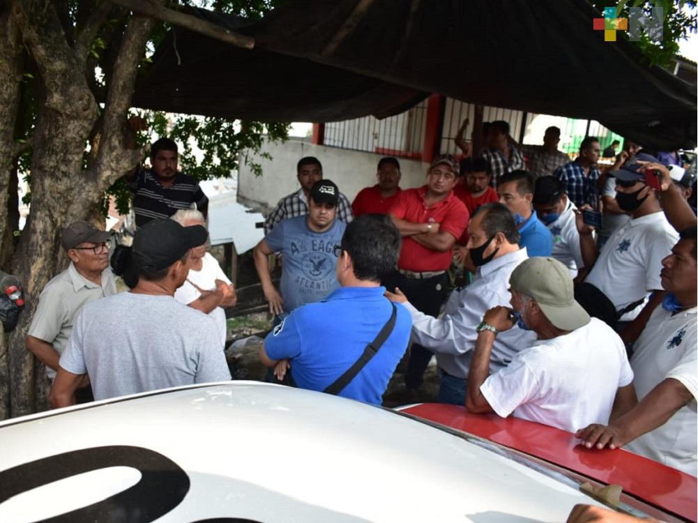 En Tantoyuca, implementan medidas para recuperar  espacios públicos acaparados por taxistas