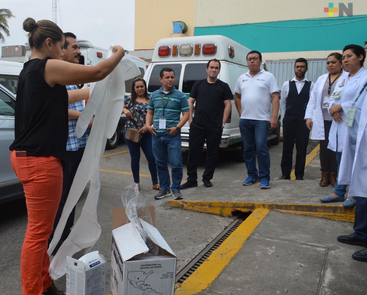 Entregan mascarillas y oberoles quirúrgicos a personal médico del IMSS y del hospital de Martínez de la Torre