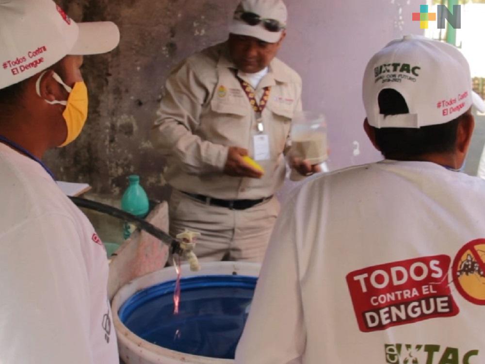 Inician tareas de abatización en congregación de Cuautlapan, para prevenir propagación de dengue