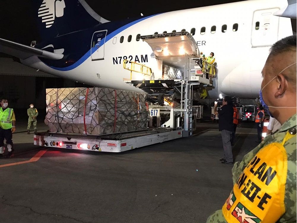 Llega a México primer bloque de equipo de protección para personal de salud