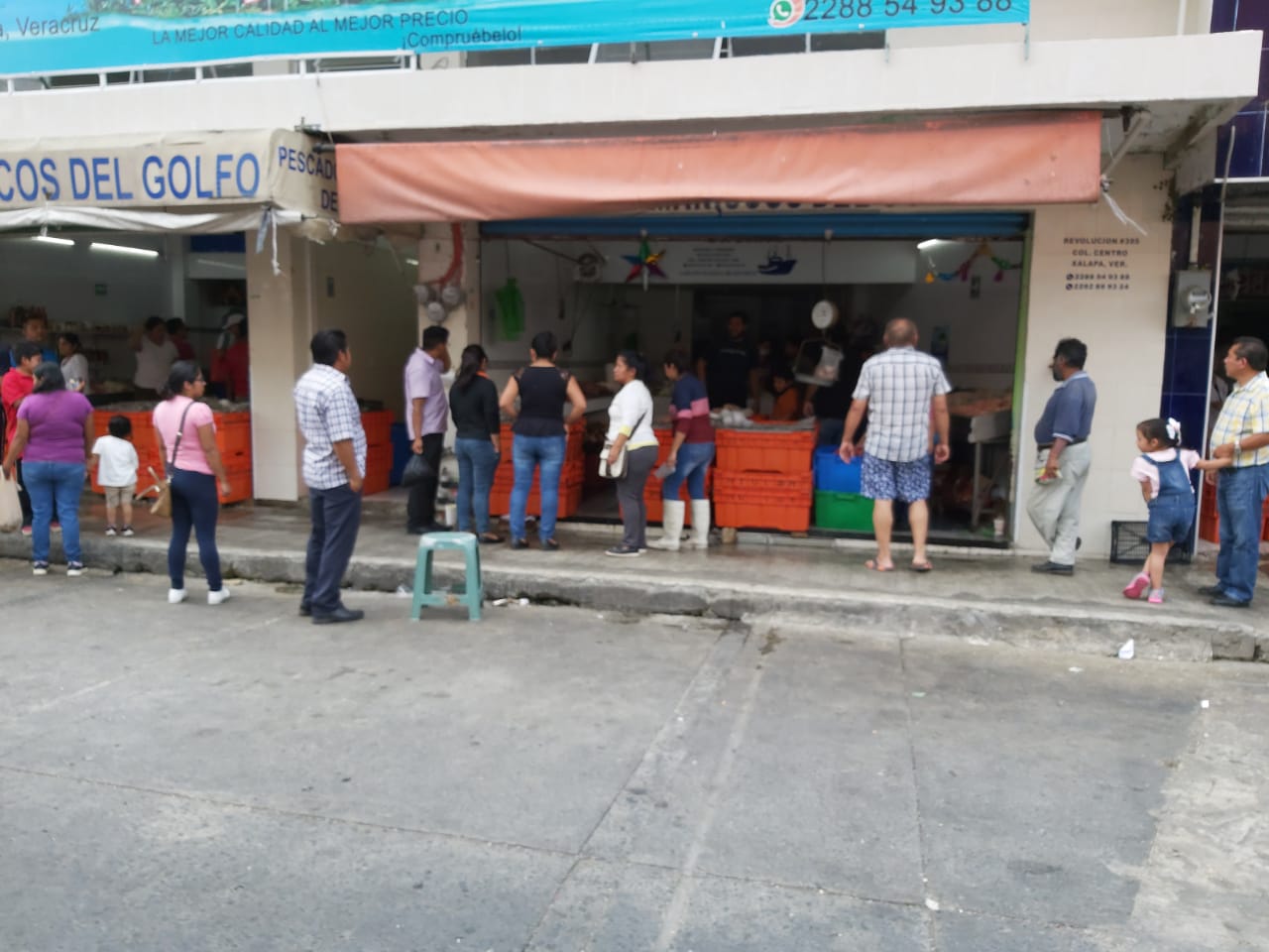 En Xalapa, comerciantes de mariscos están favor de operativo para evitar aglomeraciones