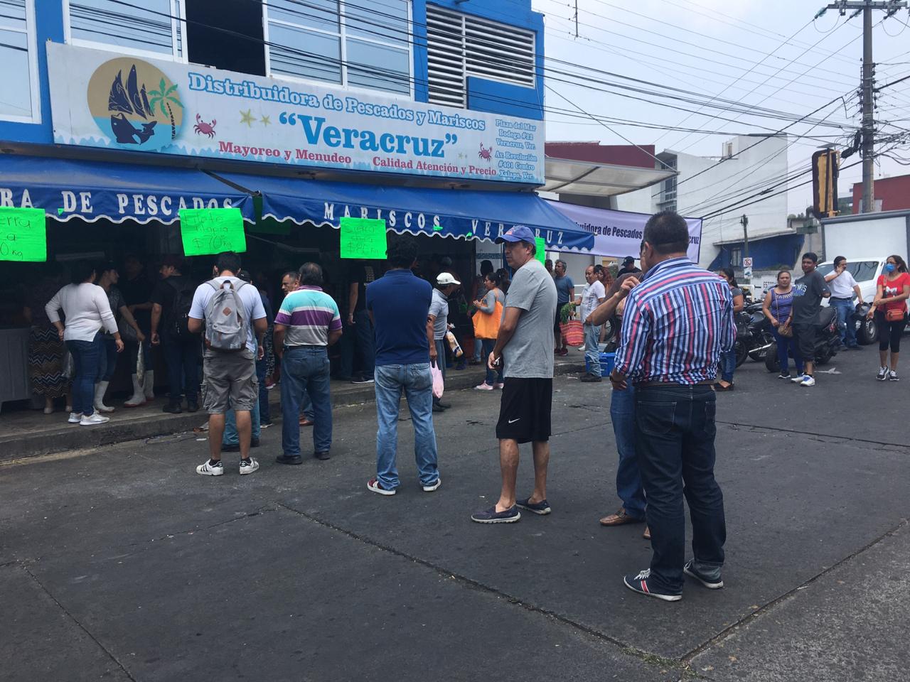 Para garantizar seguridad de personas, calles aledañas al mercado La Rotonda en Xalapa fueron cerradas