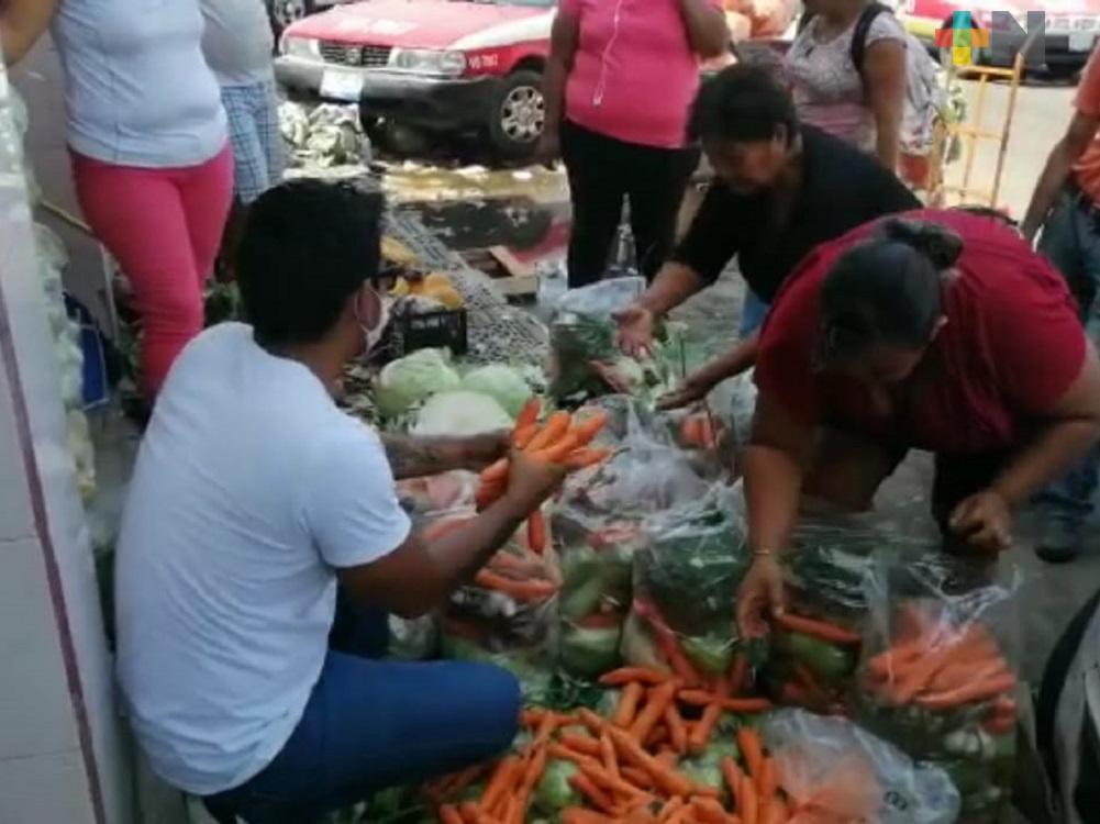 Con campaña, asociación ayuda a familias vulnerables de zona Veracruz-Boca del Río por pandemia