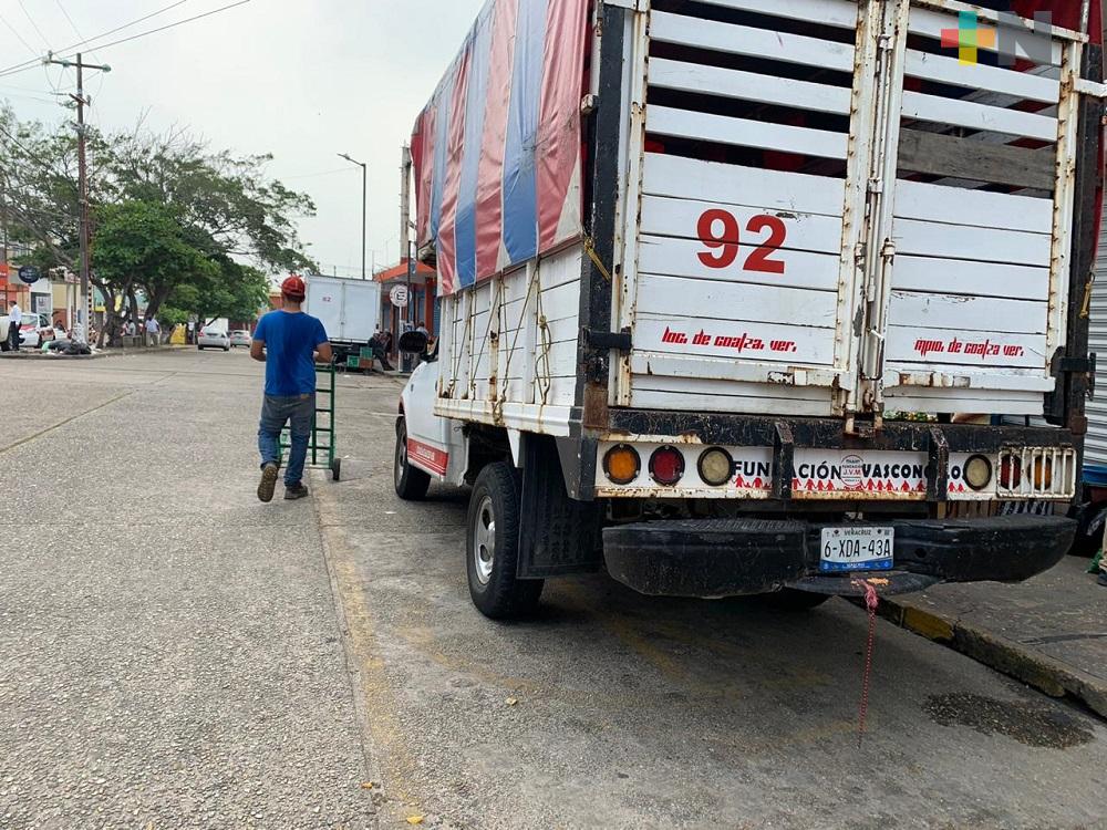 Prestadores del servicio de carga de Coatzacoalcos, solicitan apoyo de las autoridades