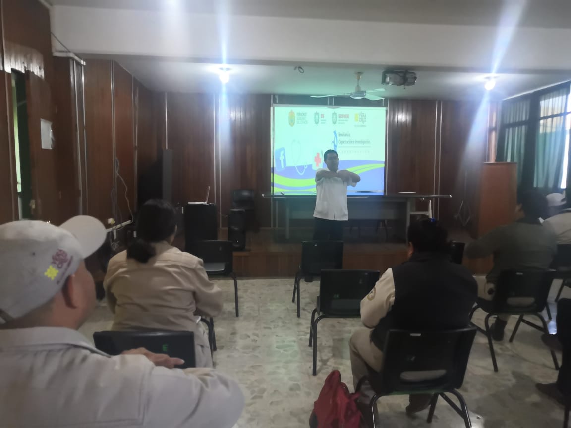 Personal de Salud es capacitado en prevención, protección y traslados de pacientes con coronavirus