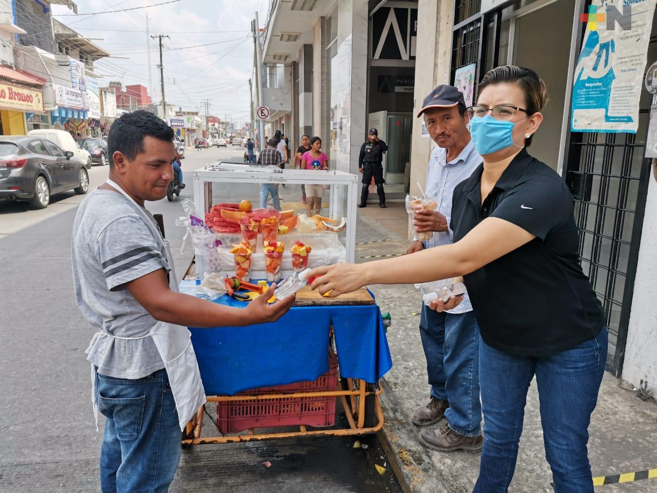 Tecnológico Superior de Martínez de la Torre dio gel antibacterial en la zona centro