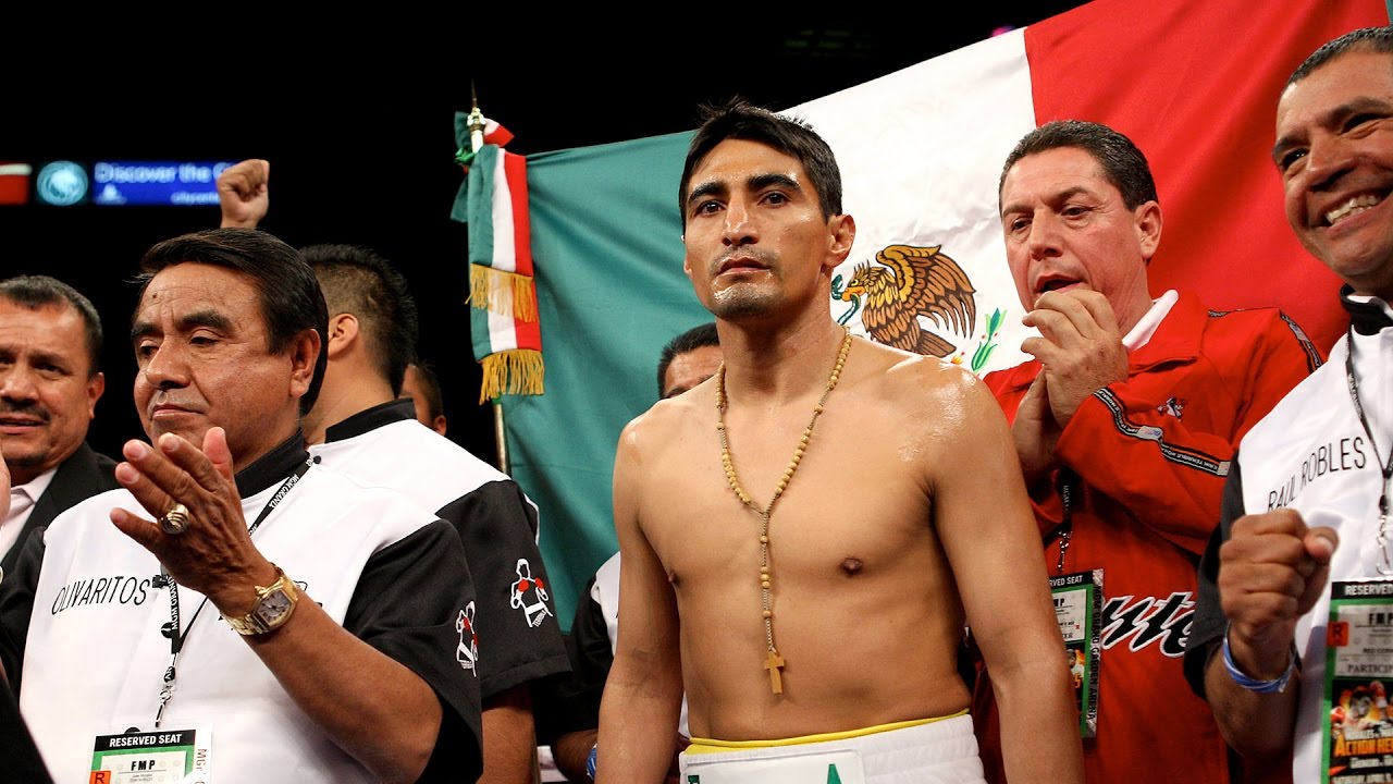 “Terrible” Morales dona sueldo para despensas