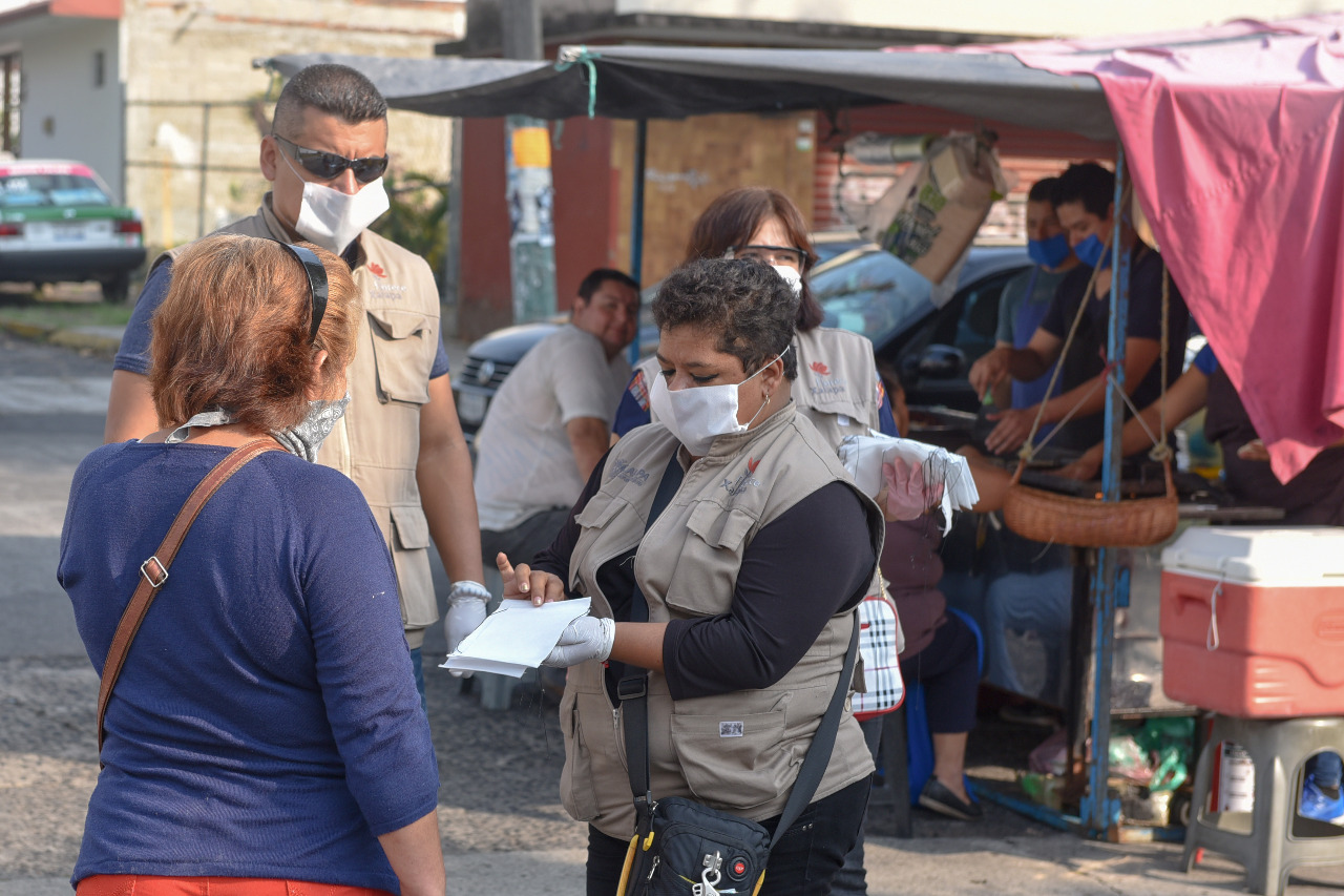 Refuerzan medidas de prevención contra el COVID-19 en tianguis