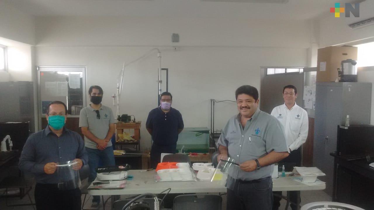 Estudiantes y docentes de Ingeniería de la UV construyen caretas para ayudar a los trabajadores de la salud