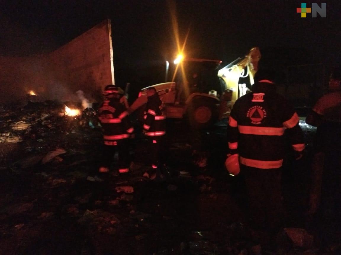 Esta madrugada se incendió bodega de plástico en colonia ampliación La Haciendita
