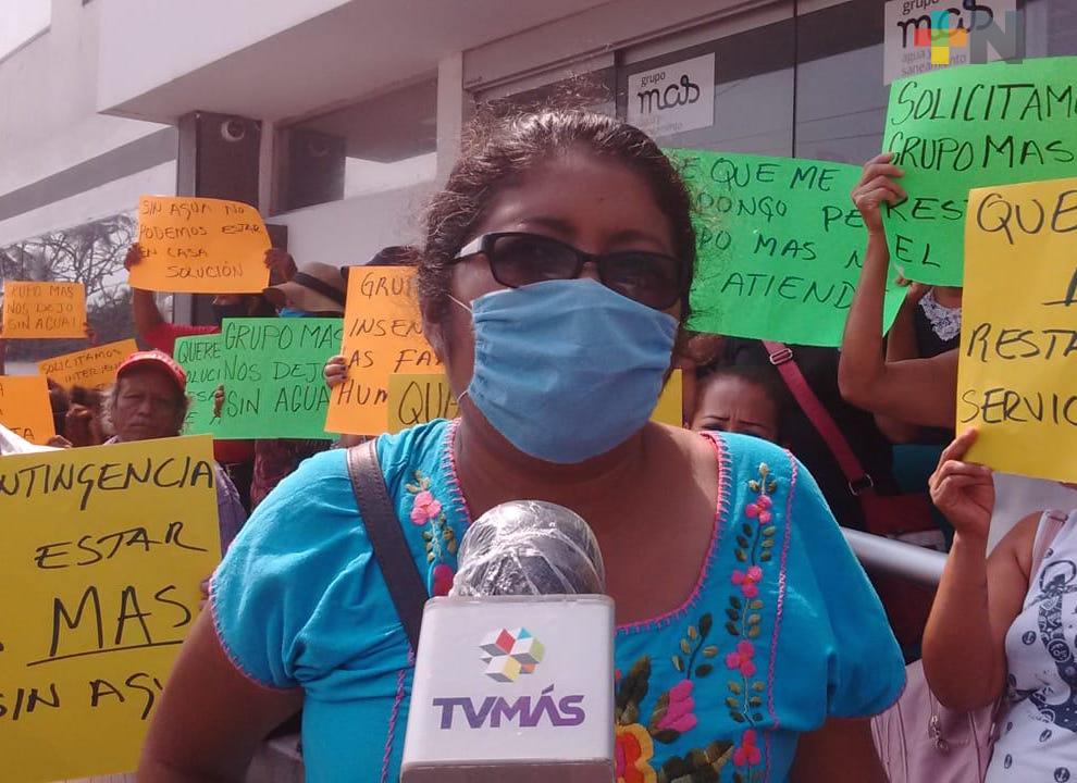 Vecinos de Mata Cocuite  se manifiestan en Grupo MAS; tienen 4 días sin agua